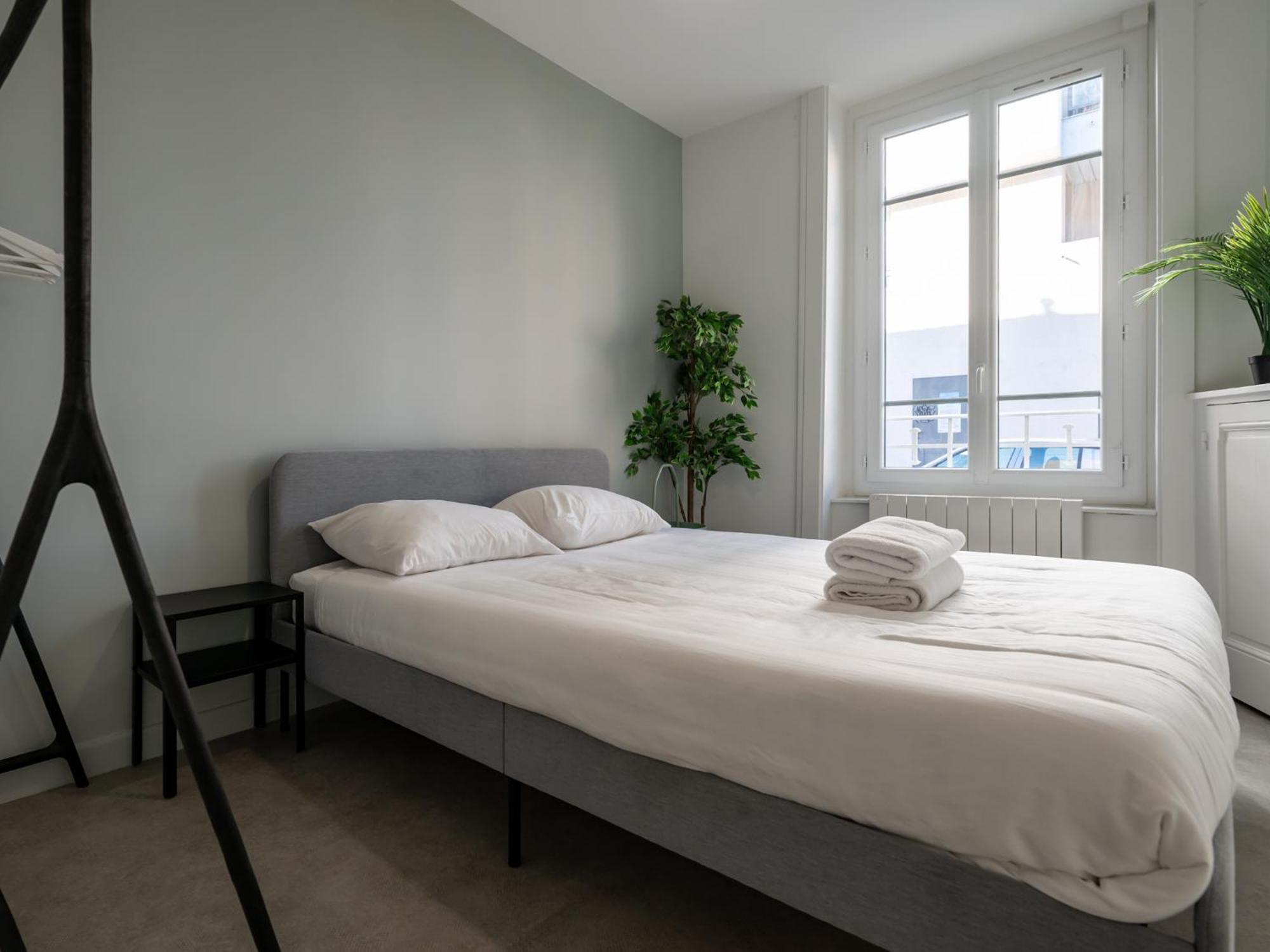 Appartamento Le Cocon Urbain Maison, 6 Personnes, Avec Parking Proche Tram Et Metro Villeurbanne