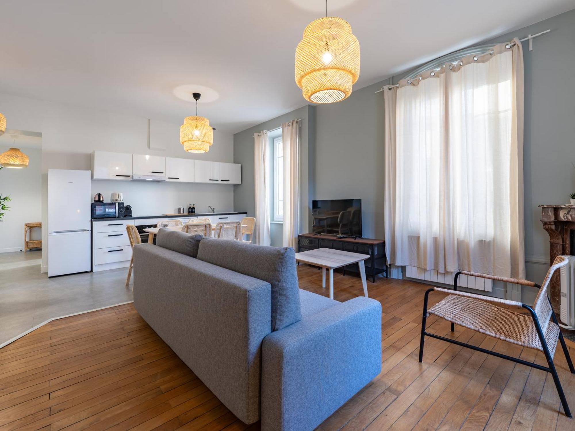 Appartamento Le Cocon Urbain Maison, 6 Personnes, Avec Parking Proche Tram Et Metro