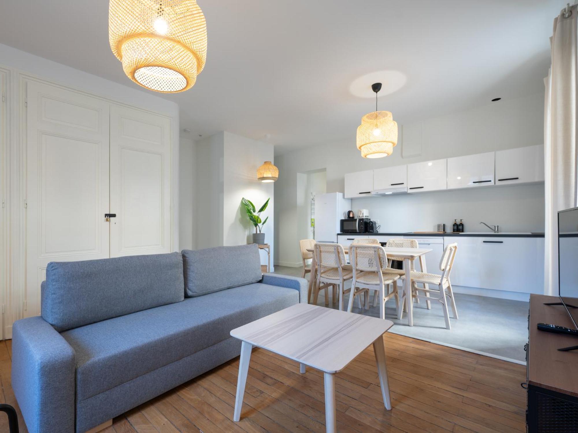 Le Cocon Urbain Maison, 6 Personnes, Avec Parking Proche Tram Et Metro * Villeurbanne